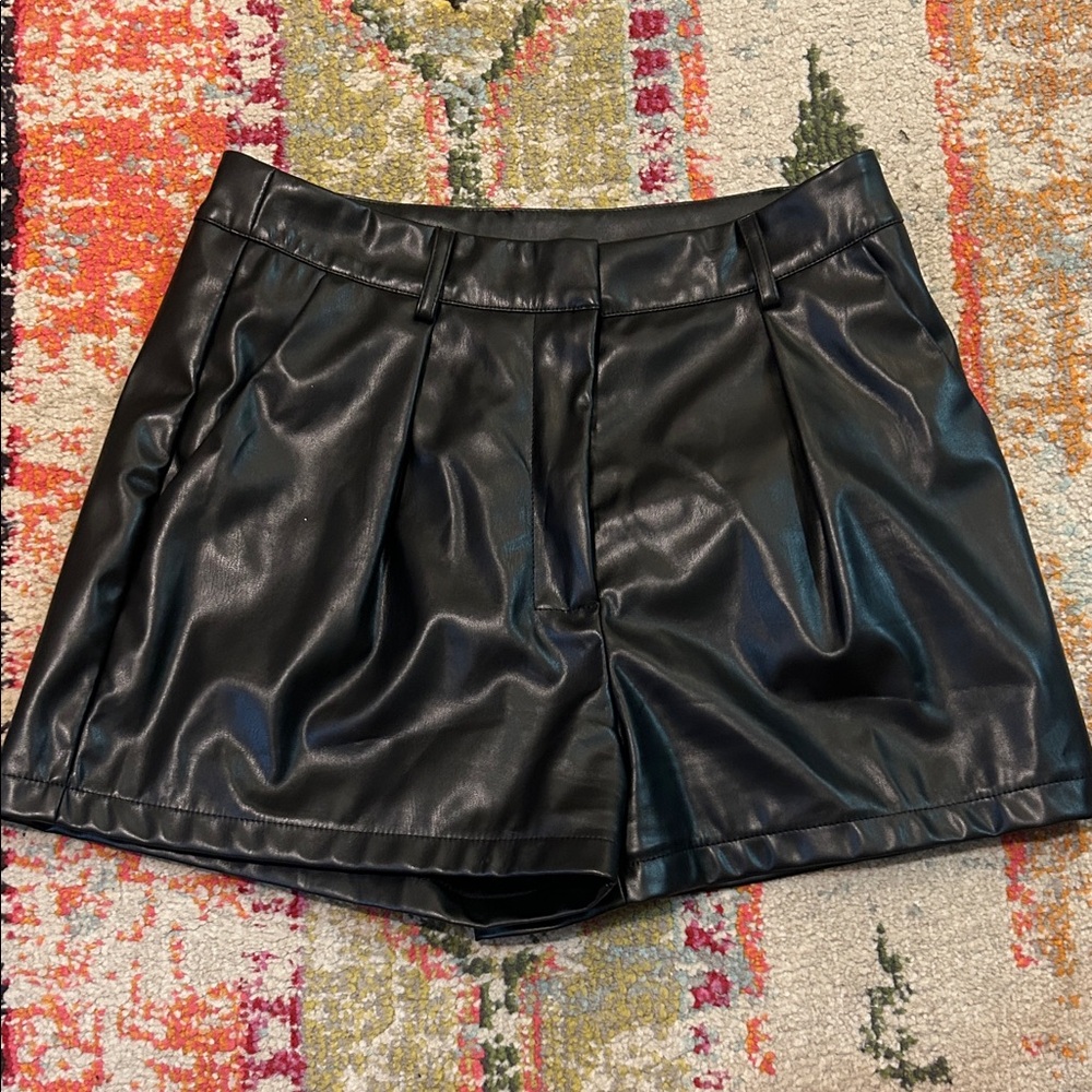 Amazon Leather High Waisted Pleated Wide Leg Dressy Shorts with Pockets. Size M